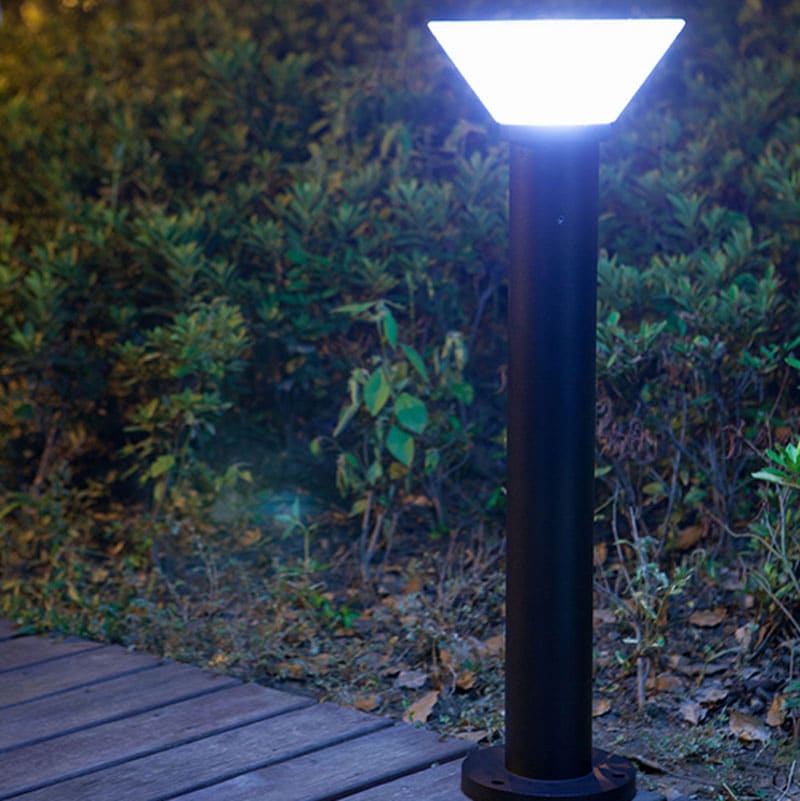 LED Solar Powered Bollard Fixture, Comparable to 60 Watt Halogen, 420 Lumens, 120 Watt Beam Angle, ID-1020