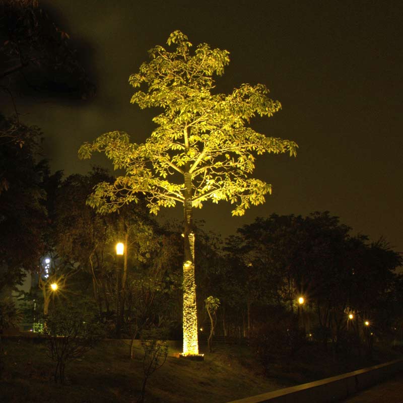 LED Solar Powered Tree Light, 20 Watts, 3300 Lumens, 30 Super Bright 1 Watt Pury LED's, Automatic Dusk to Dawn, ID-1032
